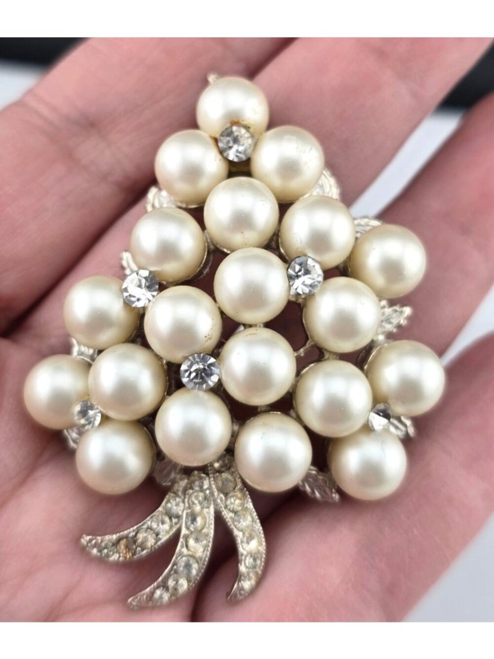 Vintage Pearl & Rhinestone Christmas Tree Brooch Pin Silver Tone READ - Picture 2 of 6